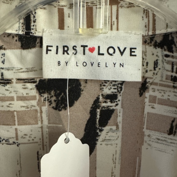 Abstract Patterned Button-Up Shirt - Picture 2 of 5